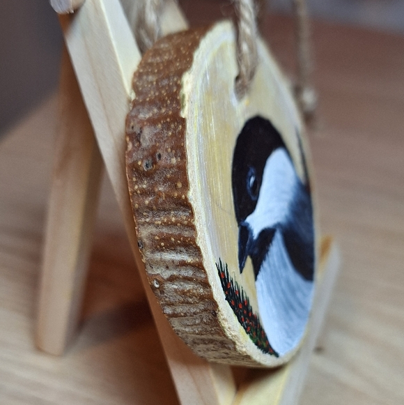"Black-capped Chickadee" Hand-painted Wall Hanging/Ornament (NWOT) - Picture 7 of 10